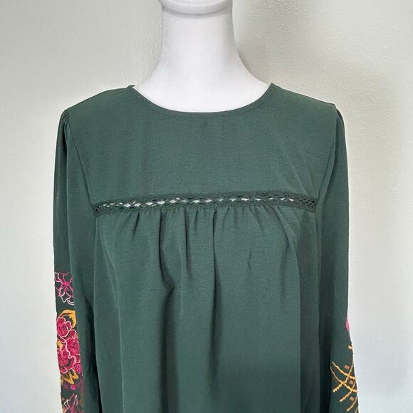 Fig and Flower Blouse Small Green Embroidered Peasant Boho Top Anthropologie - Picture 3 of 9